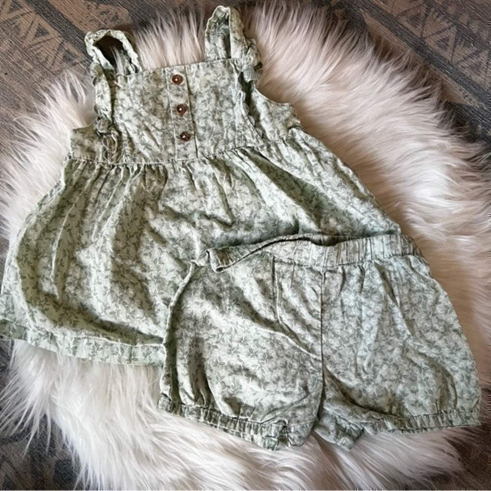 Carter’s 2T Green Floral Short 2-Piece Set